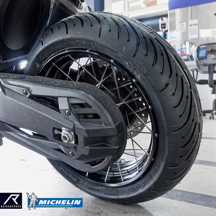 Michelin Pilot Road 4 Scooter tire