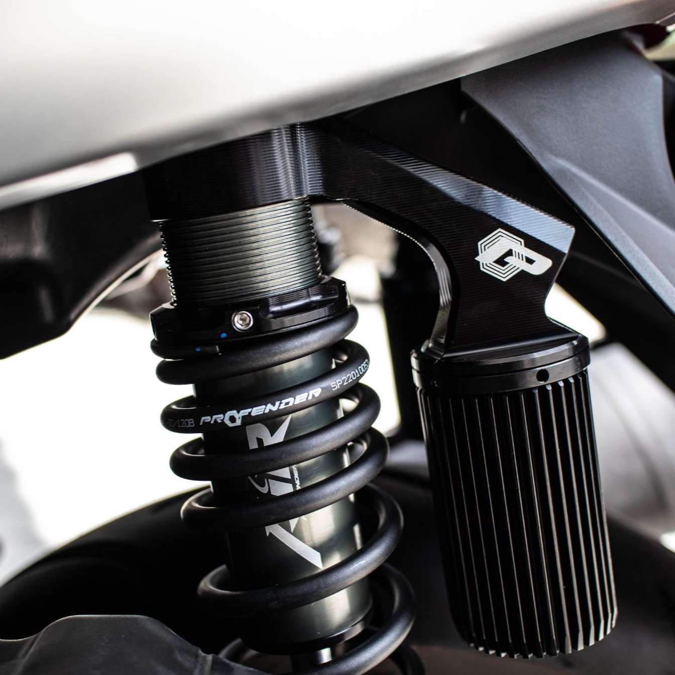 PROFENDER AIR-Series FORZA350 shock absorber, black – RAIDENFORCE