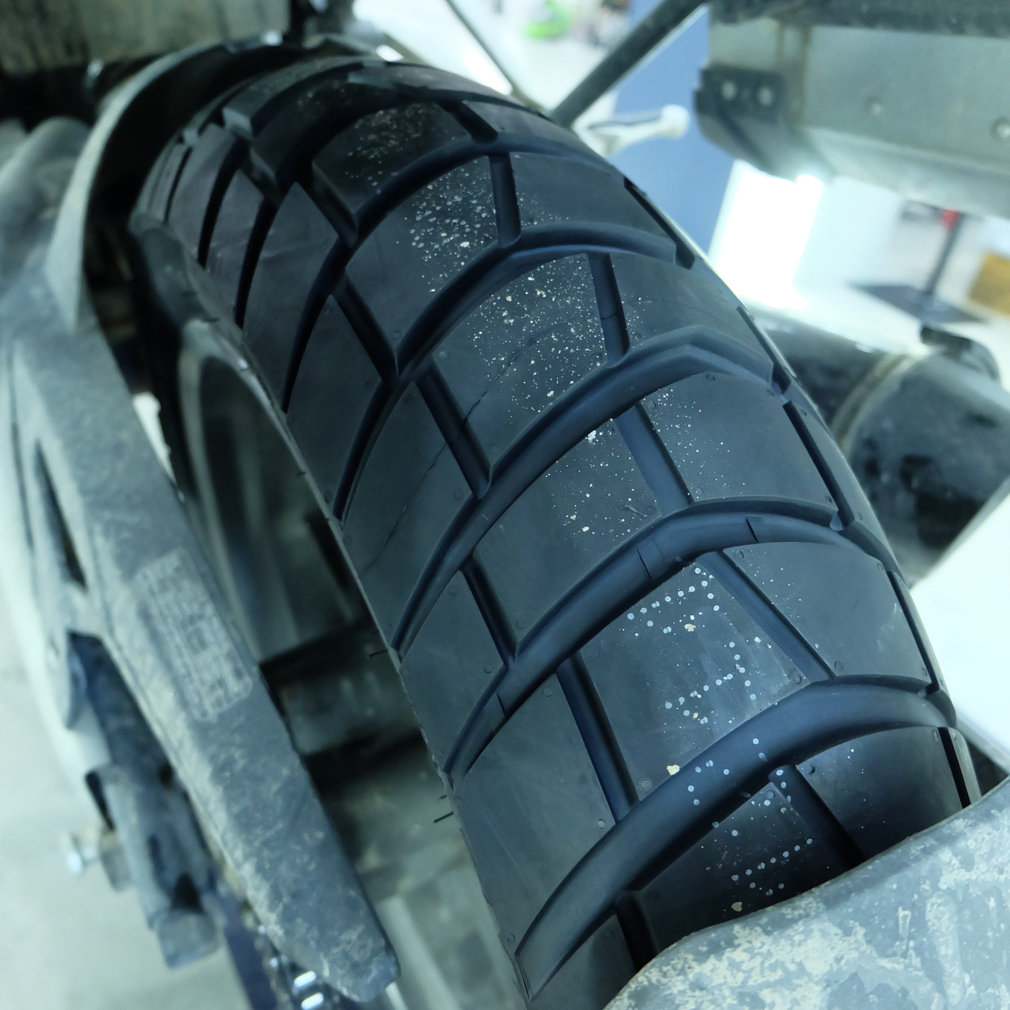 Metzeler Karoo Street tires – RAIDENFORCE ONLINE&E-COM