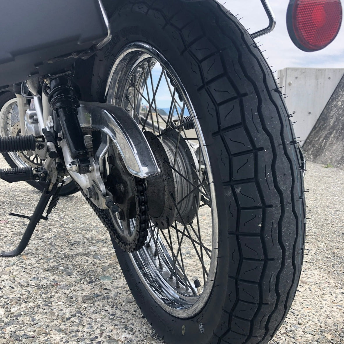 IRC GS-19R 110/90-18 タイヤ IRC GS-19 110/90-18 (バイク用タイヤ)