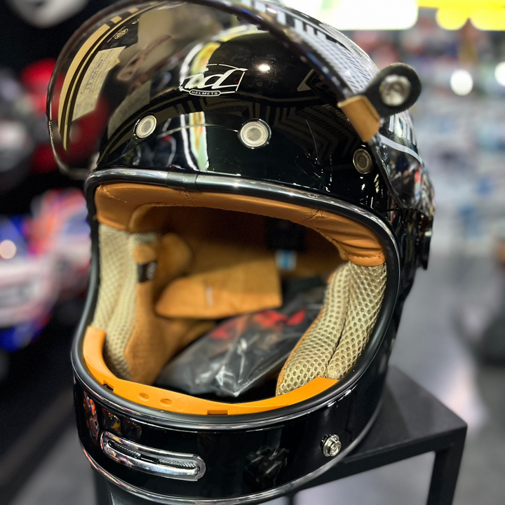 ID HELMET Rocket helmet, glossy black 
