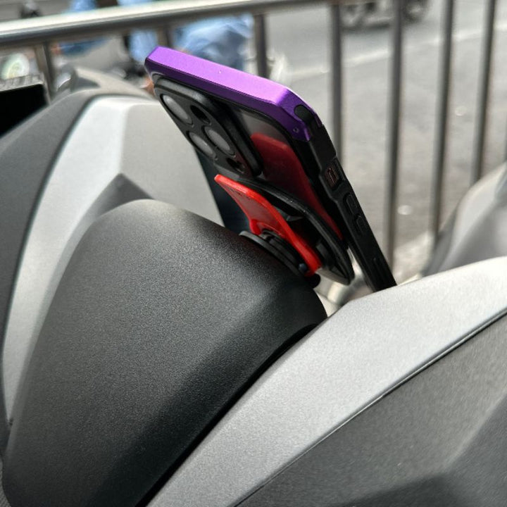 Motorcycle phone holder with handlebar cover Mototec Quicklock-Xmax300