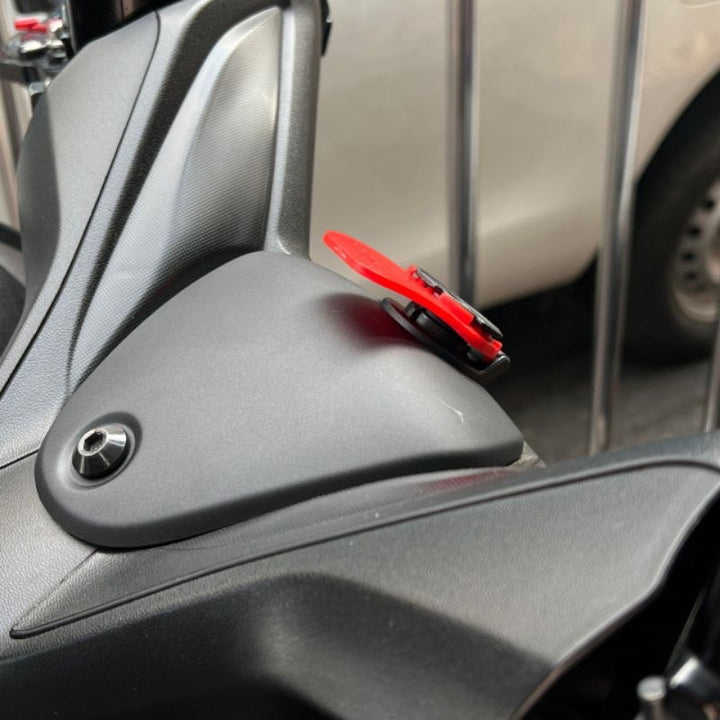Motorcycle phone holder with handlebar cover Mototec Quicklock-Xmax300